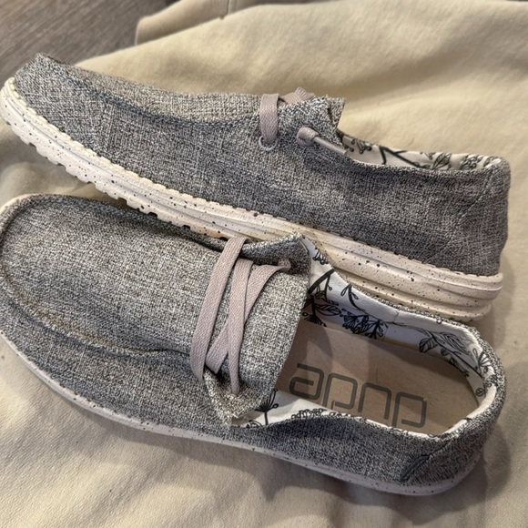 Hey Dude Wendy Linen shoes - Picture 10 of 11